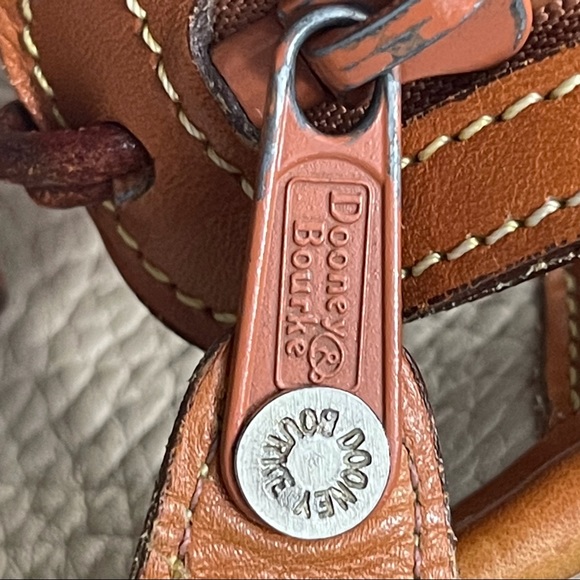 Vintage Dooney & Bourke All Weather Hand bag - Picture 10 of 13